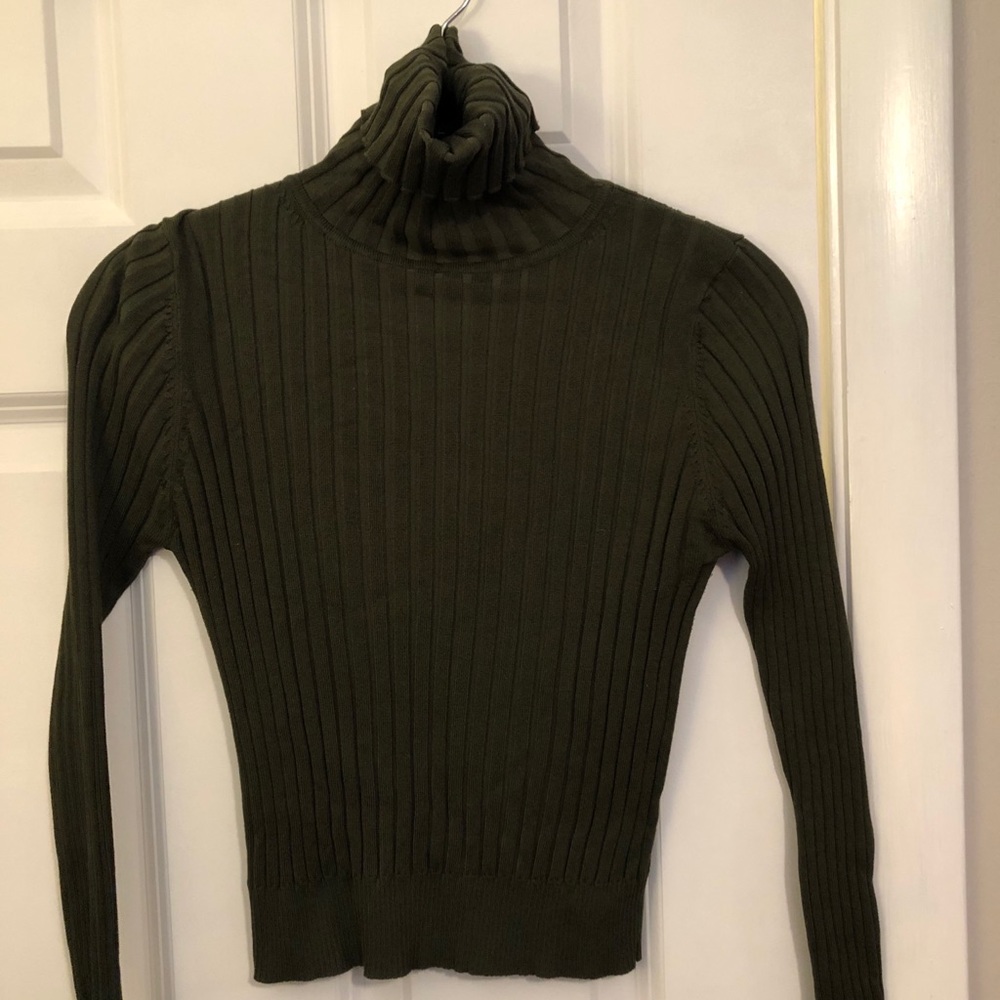 ZARA Olive green rib knit crop turtleneck sz M